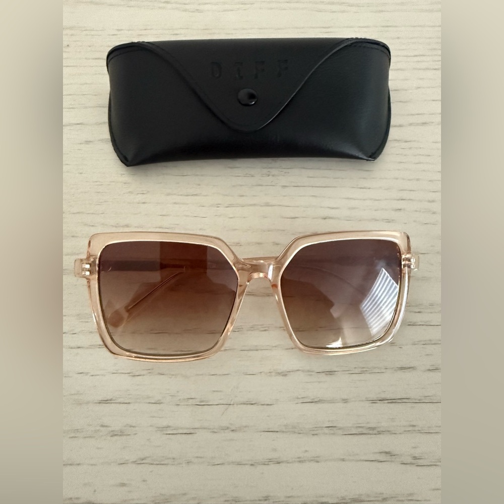 DIFF EYEWEAR ESME - VINTAGE ROSE CRYSTAL + BROWN GRADIENT SUNGLASSES - Picture 4 of 6